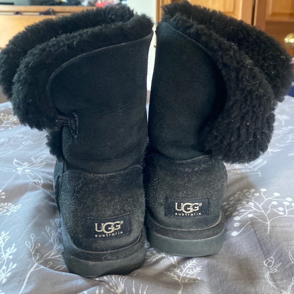 Ugg Bailey Button - image 1